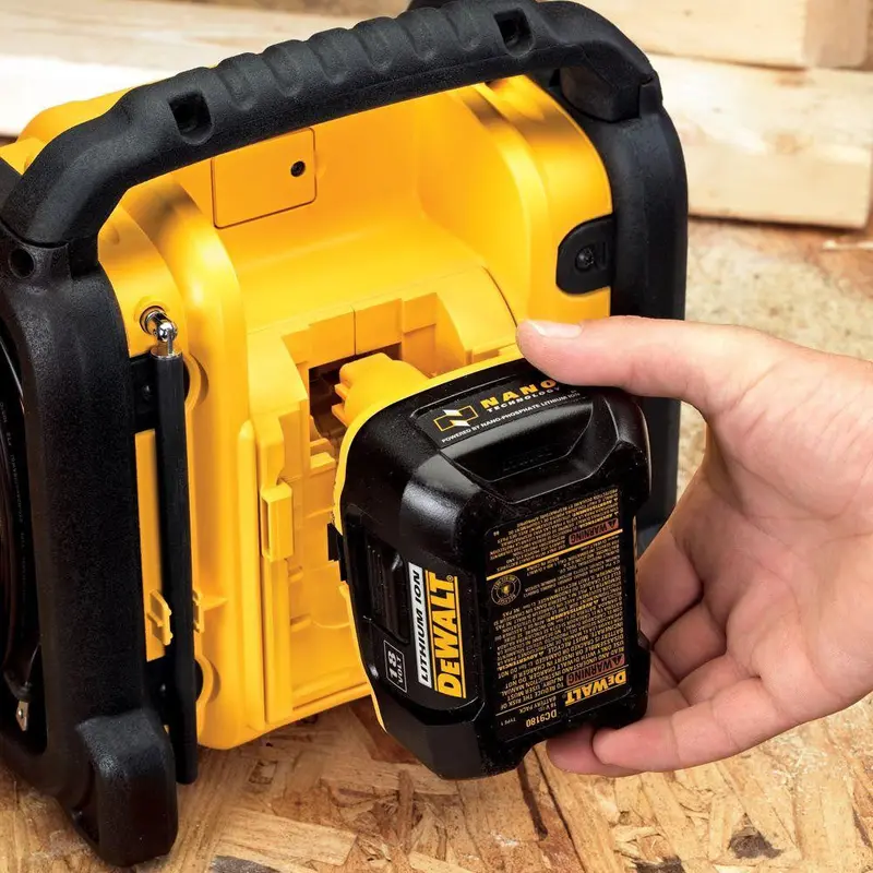 2025 20-Volt MAX Compact Worksites Radio – Hybrid Power: AC or Battery Operation